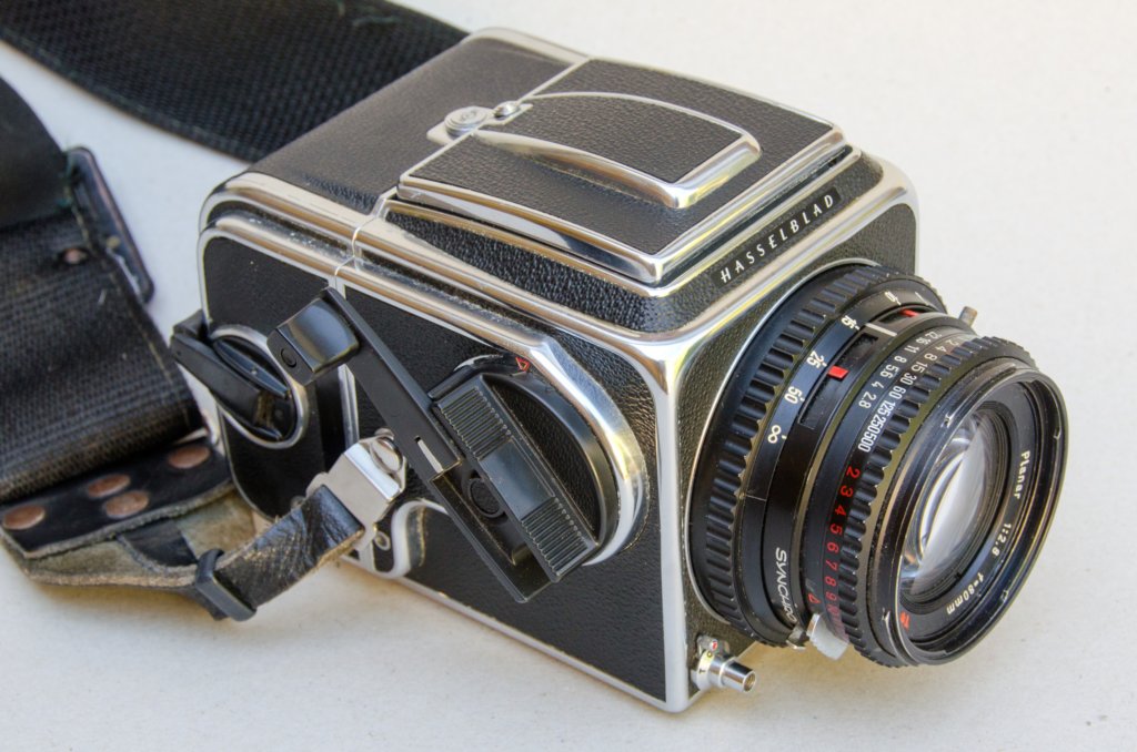 _hasselblad_500cm_no_uuc198198_planar_f28_80mm_no5719694.jpg